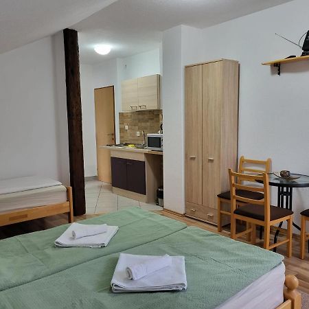 House Sara Apartment Korenica Exterior photo